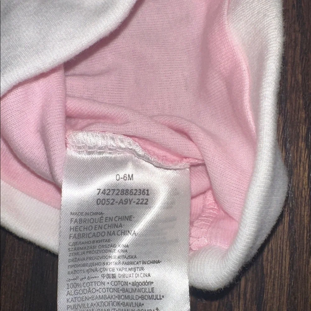 Nike Soft Pink and White babies Beanie size 0-8 months